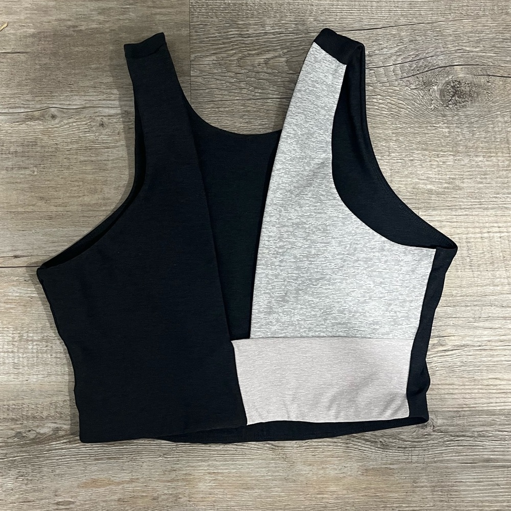 Outdoor Voices Venus Crop Top/sports bra! Can wear 2 ways. Size small.